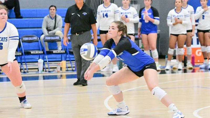 Strong Start not Enough in Volleyball Setback Against Thiel