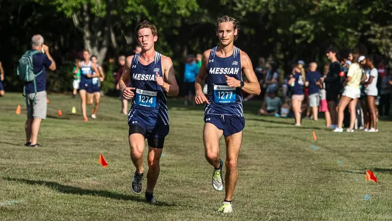 Men's Cross Country Finishes First at MAC Preview Behind 1-2 Finish for Kabakjian and Hennett