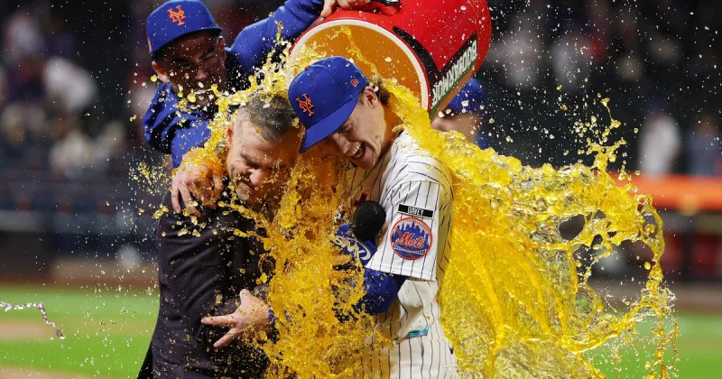 Benge breaks Mets rookie hits record held by Alonso in New York's 10-3 win over Phillies
