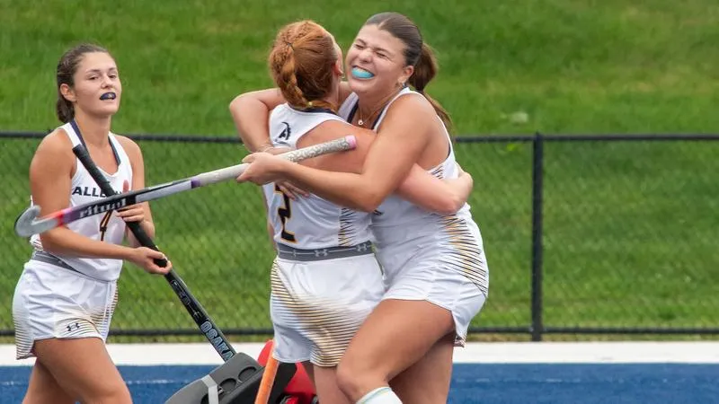 Field Hockey Holds Off Wittenberg for 2-1 Win
