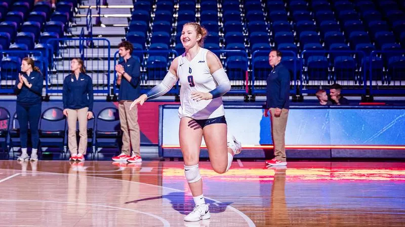 Searles Honored as A-10 Rookie of the Week