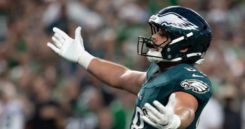 Report: Eagles TE Dallas Goedert to miss 'a few weeks' with knee injury