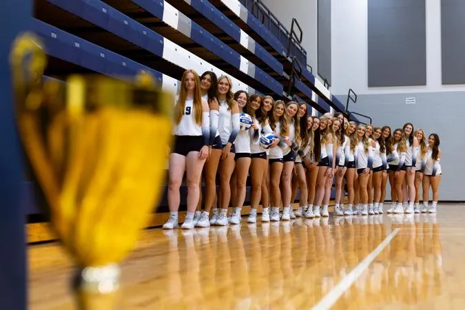 Volleyball Sweeps Wilson, Extends Win Streak to Seven