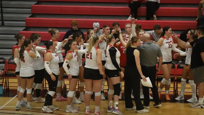 Women's Volleyball Falls to Stevens in Conference Home Opener