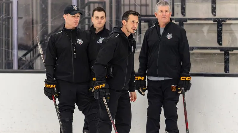Men's Ice Hockey Alum Begins First Full Year as Head Coach of Chicago Wolves
