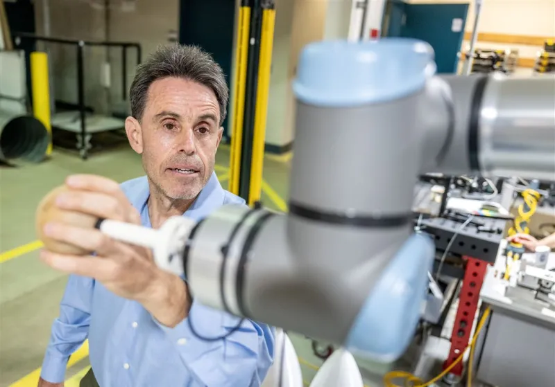 Carnegie Mellon professor envisions a world with more robots