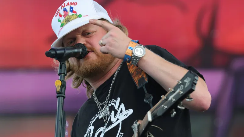 Treaty Oak Revival Have Finally Had It With Fans Throwing Things: 'It's Hurting People'