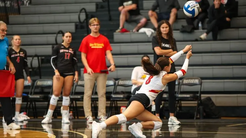 Volleyball Falls in Four at Edinboro