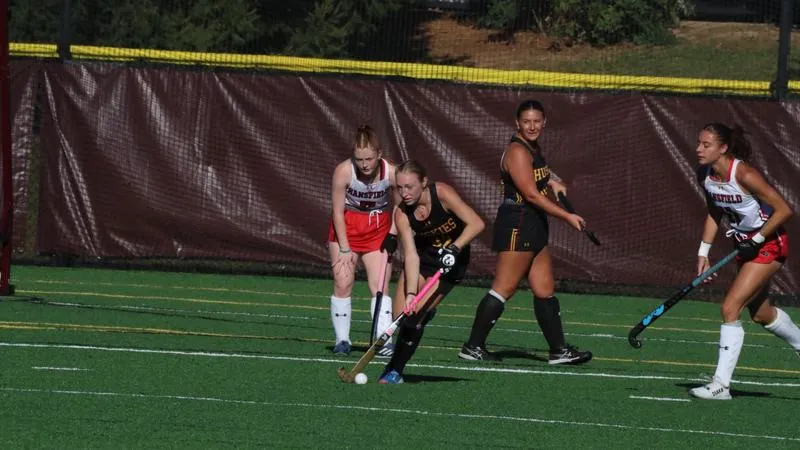 Field Hockey Stays Undefeated With 2-0 Victory Over Bentley