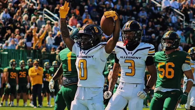 Last-Second Interception Seals Football's 27-23 Win at Saint Vincent