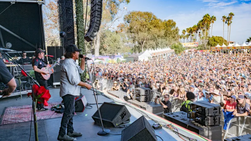 Watch Stephen Wilson Jr. Sing 'Hunger Strike' With Eddie Vedder