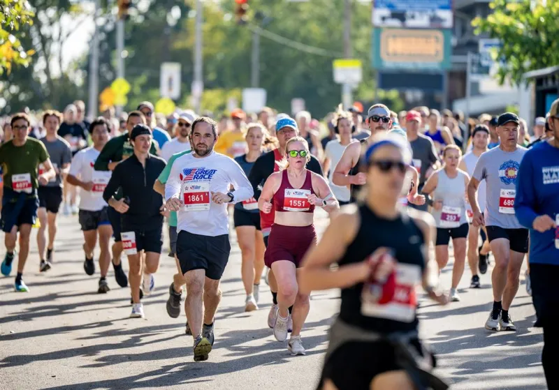 Nearly 10,000 runners, walkers reach finish line of Pittsburgh Great Race