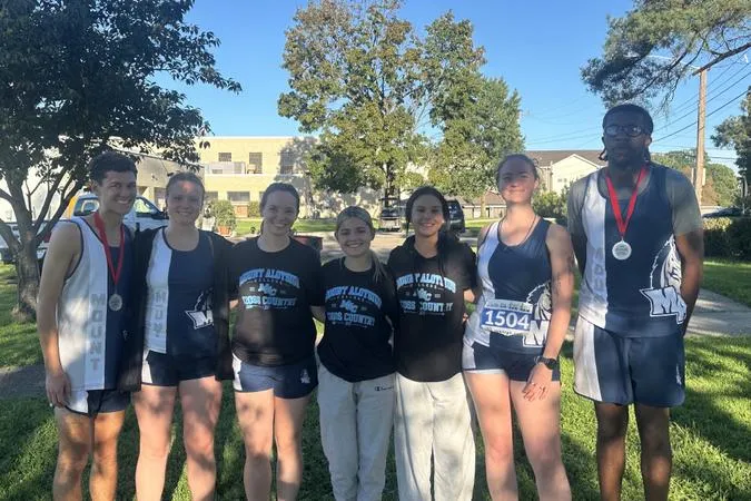 Cross Country Posts Strong Performances at La Roche Invitational