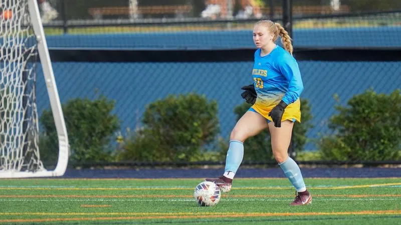 Yaracs Named Defensive Athlete of the Week