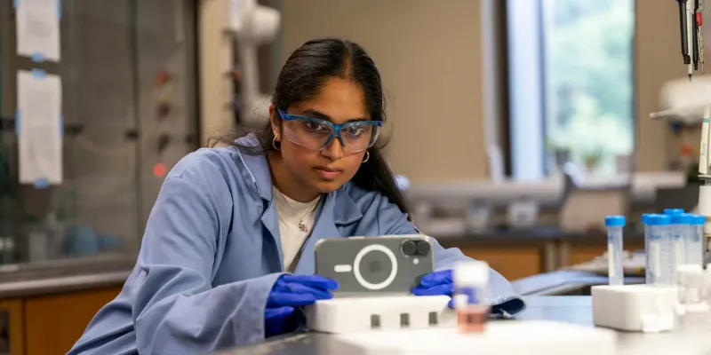 An iPhone Helped Shyamsundar Solve a Nanoparticle Mystery