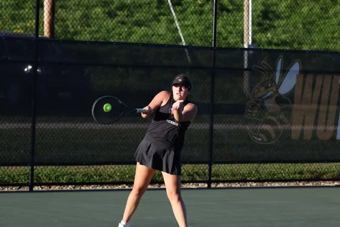 Women's tennis shuts out Thiel