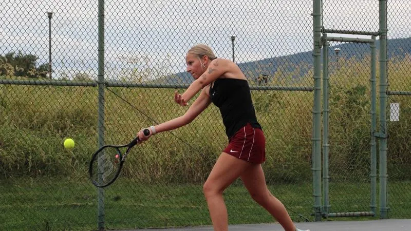 Tennis edged 4-3 at Lycoming