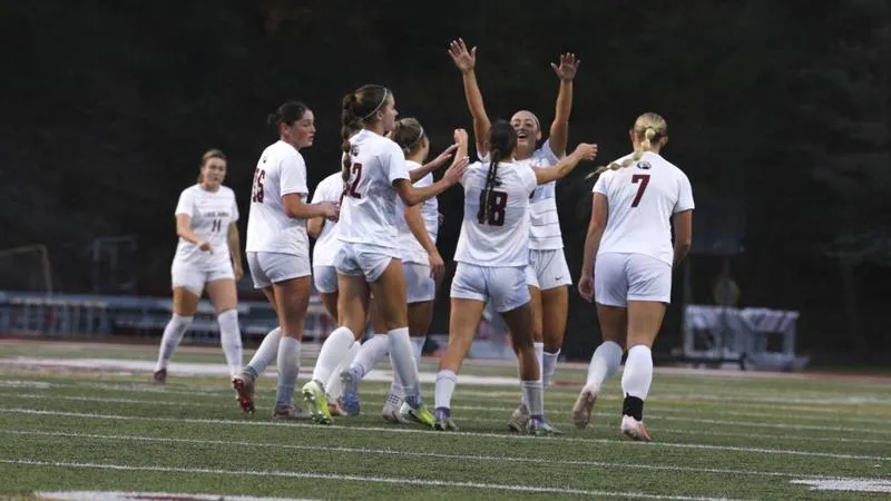 Women's Soccer scores twice in first half to down Clarion 2-1
