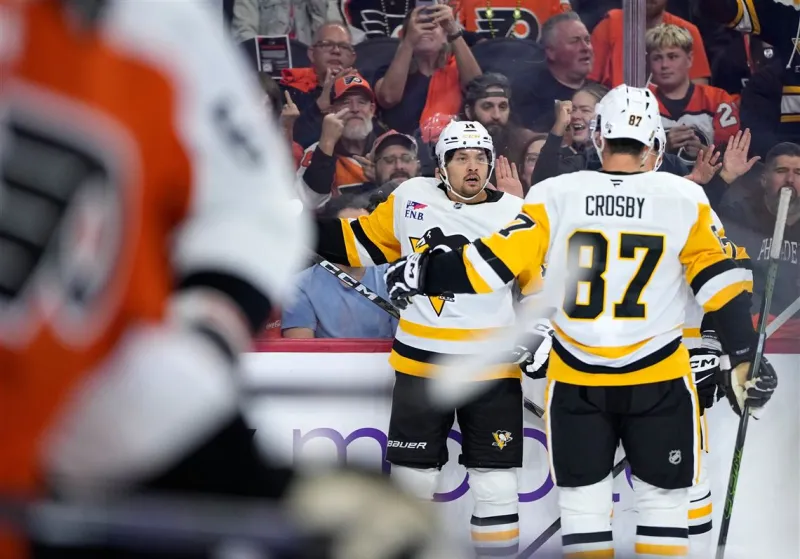 Penguins send statement in dominating the Flyers in the season opener