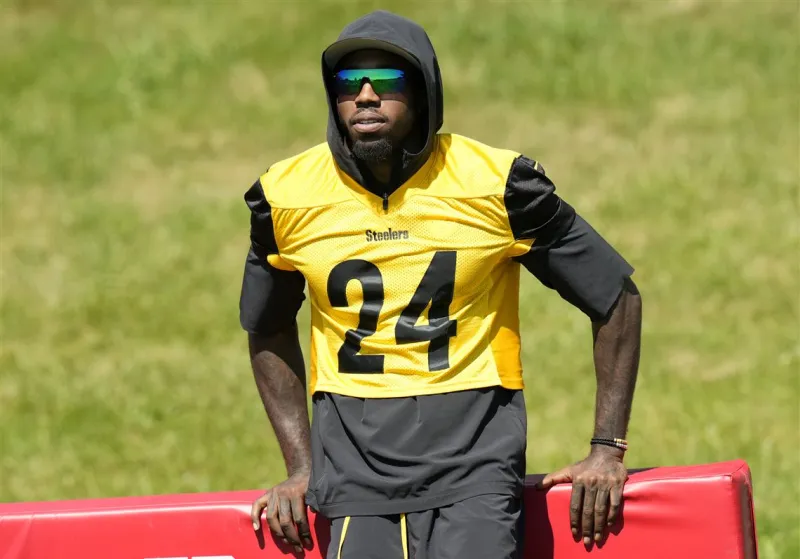 Sources: Steelers trying to finalize a deal to trade Joey Porter Jr. to the Dallas Cowboys