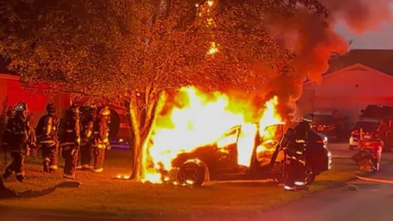 Crews put out car fire in Franklin County