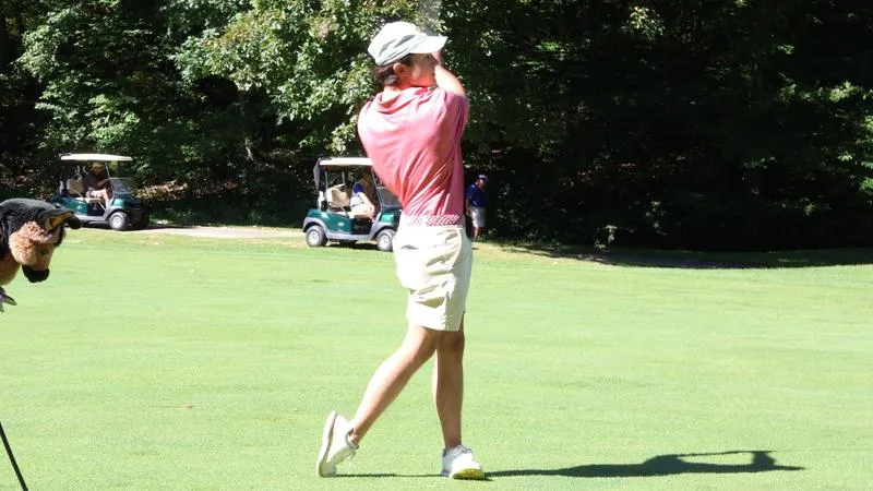 Layland Leads the Way for Men's Golf at Glen Oak Country Club