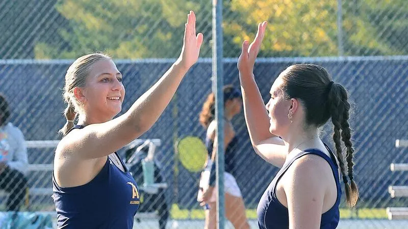Women's Tennis Split-Squad Defeats Waynesburg, Thiel