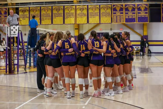 Women's Volleyball Falls to Lock Haven, 3-2