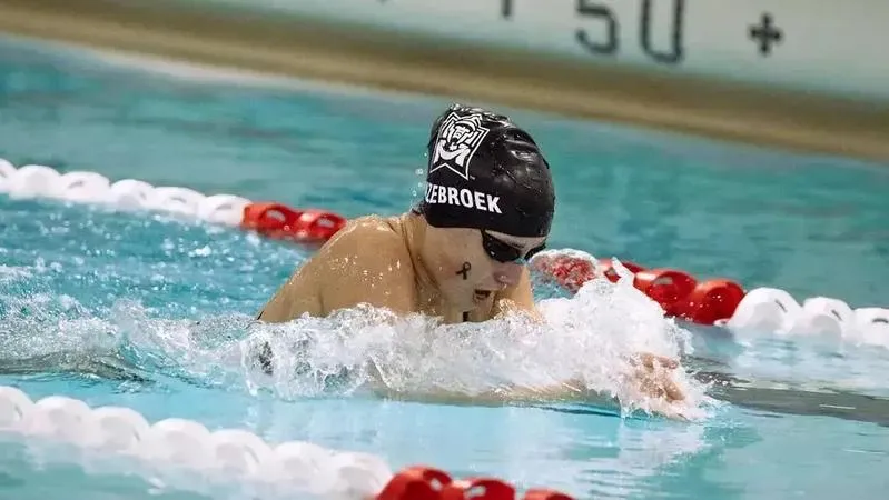Women's Swimming Starts Season at Shippensburg Tri-Meet