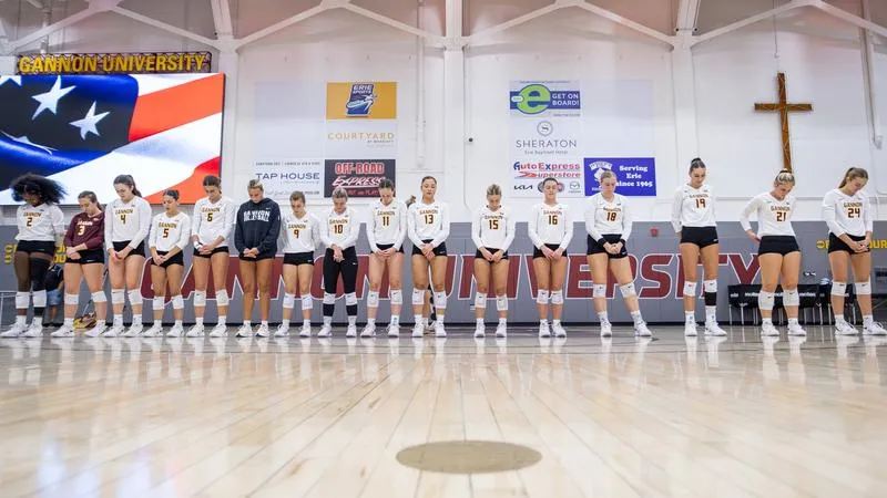 Volleyball Falls in Five-Set Battle at Clarion