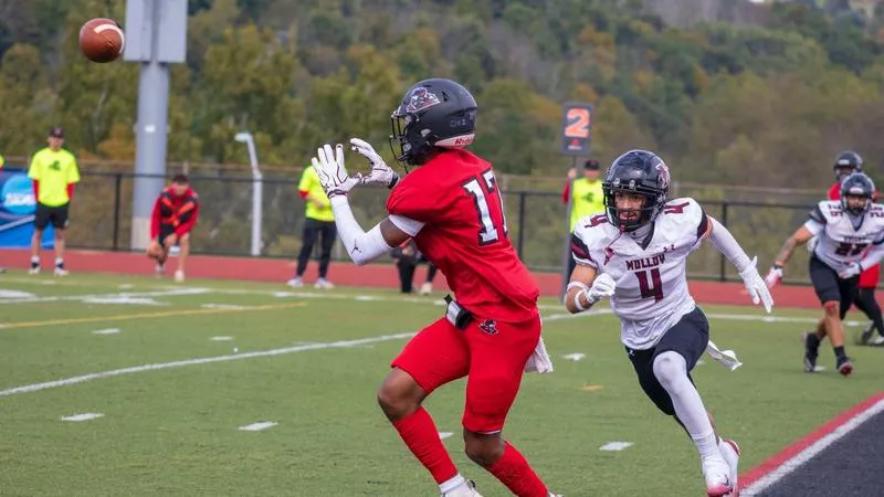 Holmes Sets Single Game Receiving Yards Record in Victory Over Caldwell