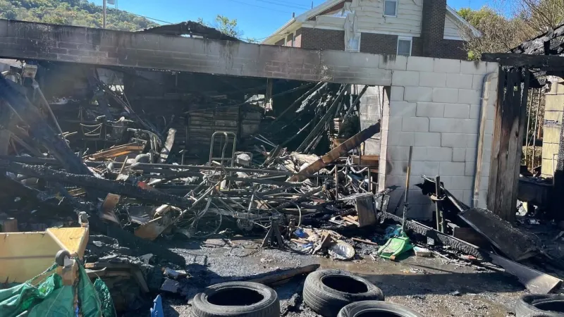 Crews battle late night fire in Johnstown