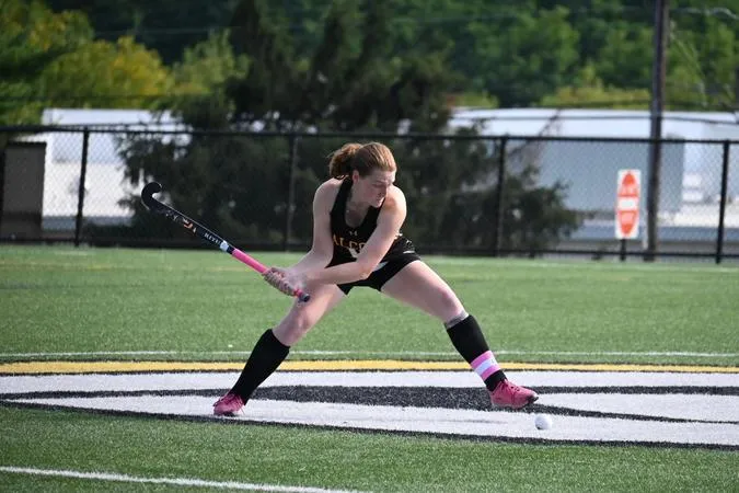 Field Hockey Falls in Conference Opener