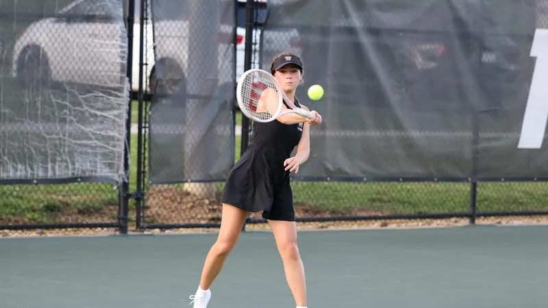 Women's tennis scores historic victory at Saint Vincent