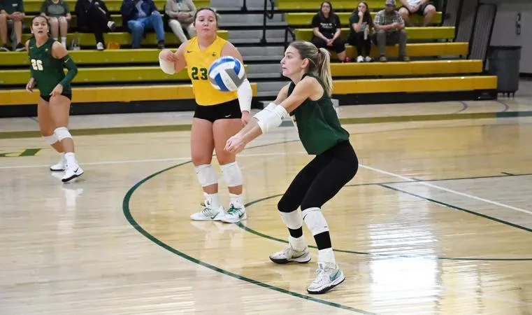 Women's Volleyball Grabs Two Wins at Keystone Clash