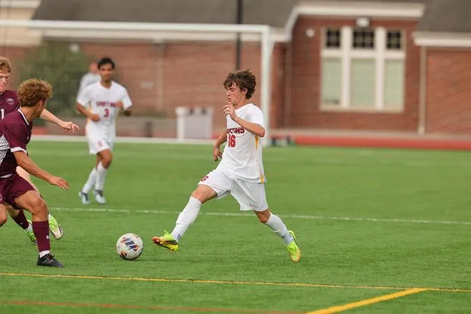 Griffins Control Offensive Tempo in Narrow Conference Setback to Pratt