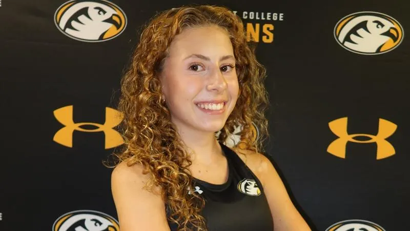 Dachenhausen Leads Cross Country at Highlander Invitational