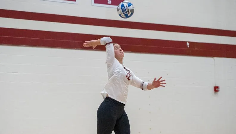 Volleyball Splits Tri-Match with Stevenson, William Paterson