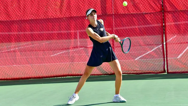 Wildcats Narrowly Defeat Griffins, 4-3