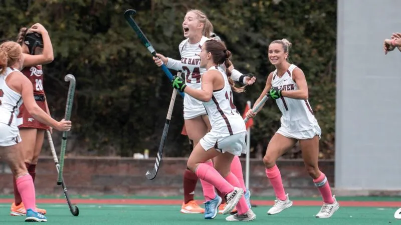 Beall's last-second goal lifts Field Hockey past Rider on Homecoming Weekend
