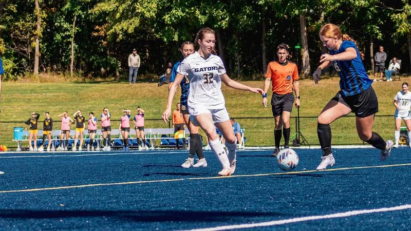Gators Fall in Close Battle with Bobcats