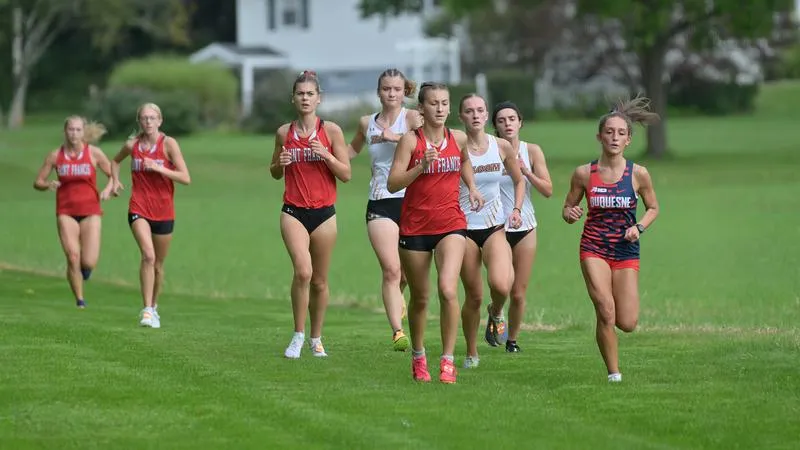 Women's Cross Country Records Impressive Times at Louisville Classic
