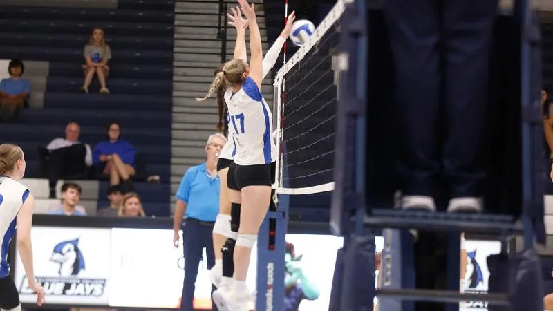 Reuwer Named Landmark Defensive Athlete of the Week