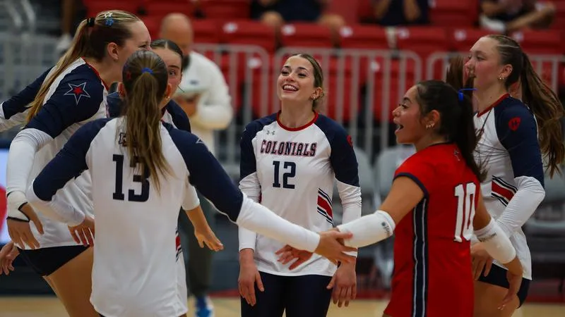 RMU Volleyball Visits Youngstown State