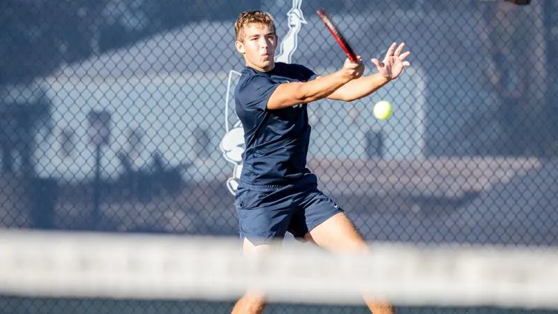 Men's tennis falls to Saint Vincent