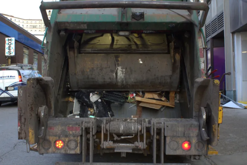 South Oakland residents share concerns about excess trash