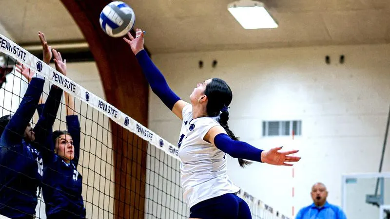 Abington Defeats Gators in Four Sets