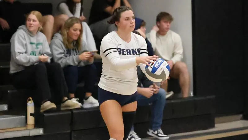 Women's Volleyball Concludes Home Stretch With Tough Loss