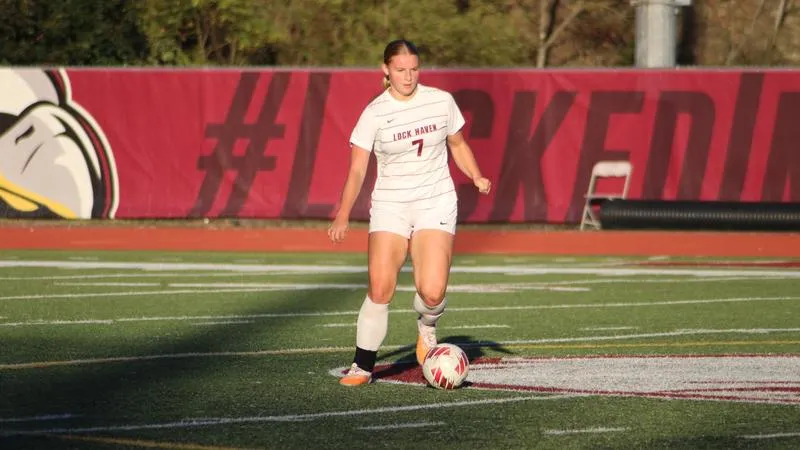 Lloyd's four-point night powers Women's Soccer past Mansfield, 4-0