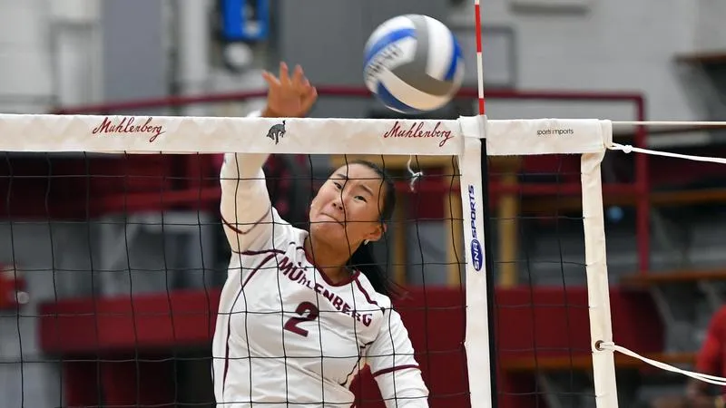 Volleyball Downed in Three at Haverford